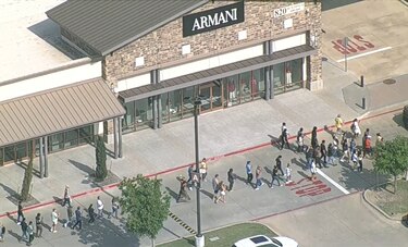 Al menos nueve muertos en tiroteo en un centro comercial de Texas, en Estados Unidos