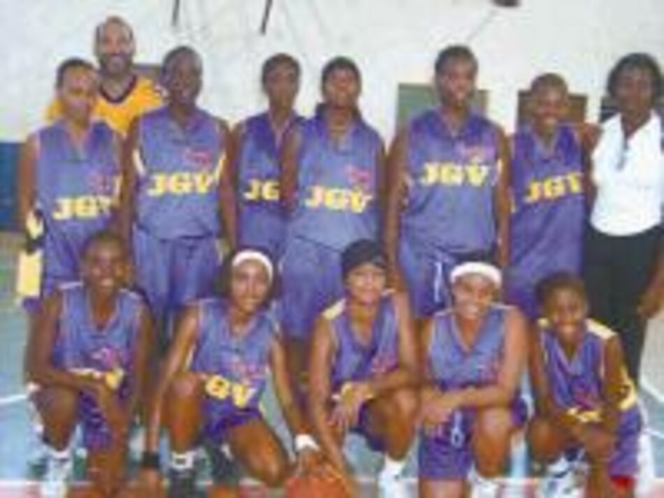 José Guardia Vega gana título de baloncesto