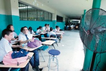 Alumnos del América, incómodos por obras