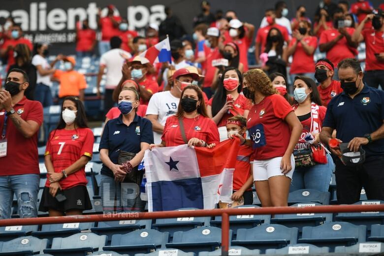 Panamá vence 2-1 a Curazao y parte por delante en la eliminatoria directa