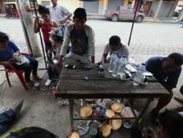 Cifra de muertos por sismo en Ecuador llega a 654