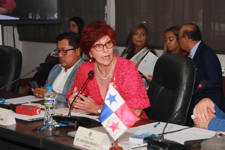 De Arraiján a San Miguelito; el manejo político de las becas del Ifarhu