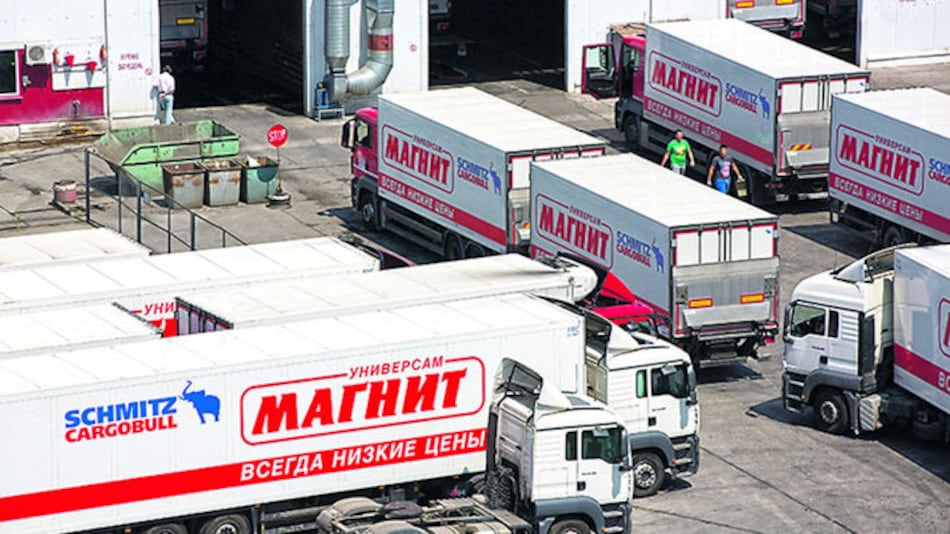 Minorista Magnit, con el viento en contra