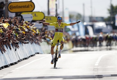 Van Aert gana la cuarta etapa y se afianza como líder del Tour de Francia