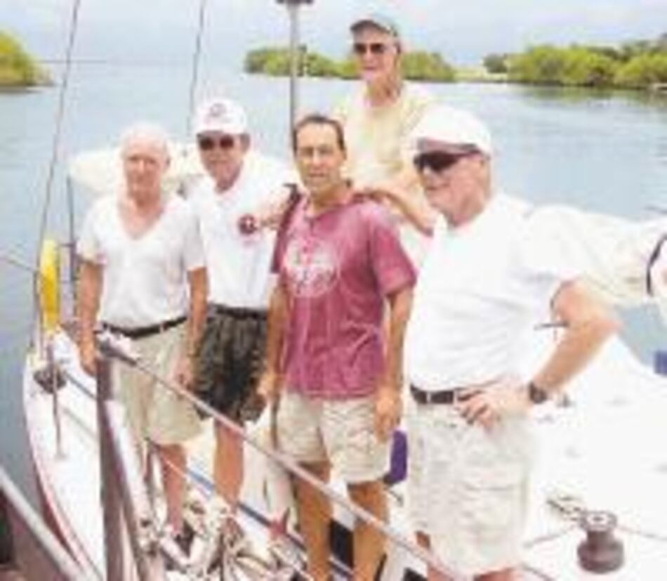 SMN rescata náufragos