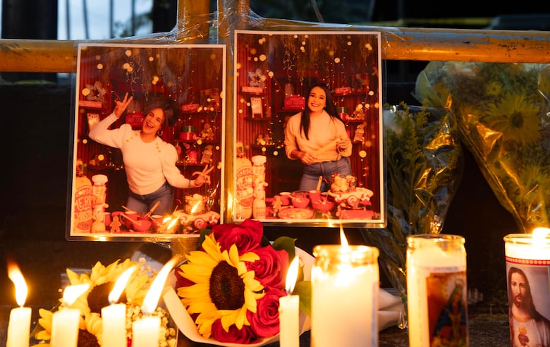 Decenas de personas honran a las víctimas del derrumbe en una discoteca en Santo Domingo