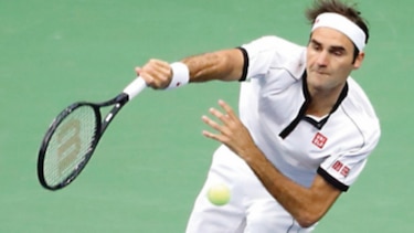 Federer avanza en una jornada en la que figuró la lluvia
