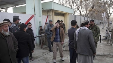 Treinta muertos en ataque a un hospital militar en Kabul