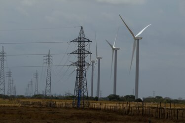 Contratación de energía es clave para estabilizar precio de la tarifa eléctrica al consumidor