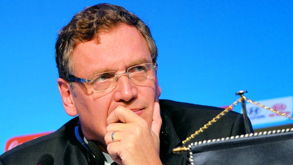 FIFA entrega los correos de Volcke