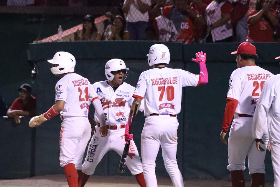 La Leña Roja toma ventaja en la serie final del béisbol juvenil