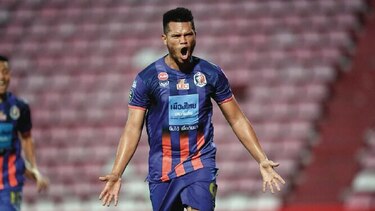 Debut y gol para Blackburn en el fútbol tailandés