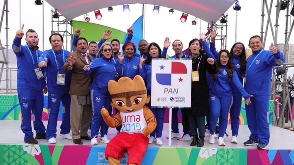 Panamá iza bandera en la villa Panamericana para Juegos de Lima