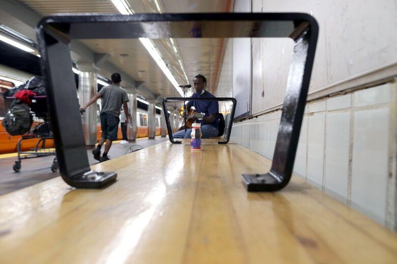 Qué fueron las ‘leyes feas’, las normas con las que Estados Unidos penalizó la ‘fealdad’ y persiguió a los pobres y a los discapacitados