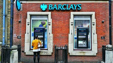 Barclays recomienda vender bonos panameños de mediano plazo
