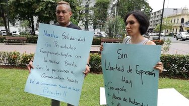 Periodistas protestan para exigir respeto a la libertad de prensa