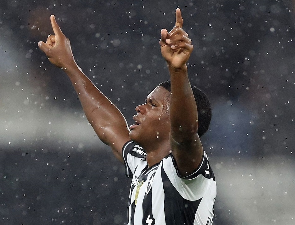 Kadir Barría recibe llamado al primer equipo del Botafogo