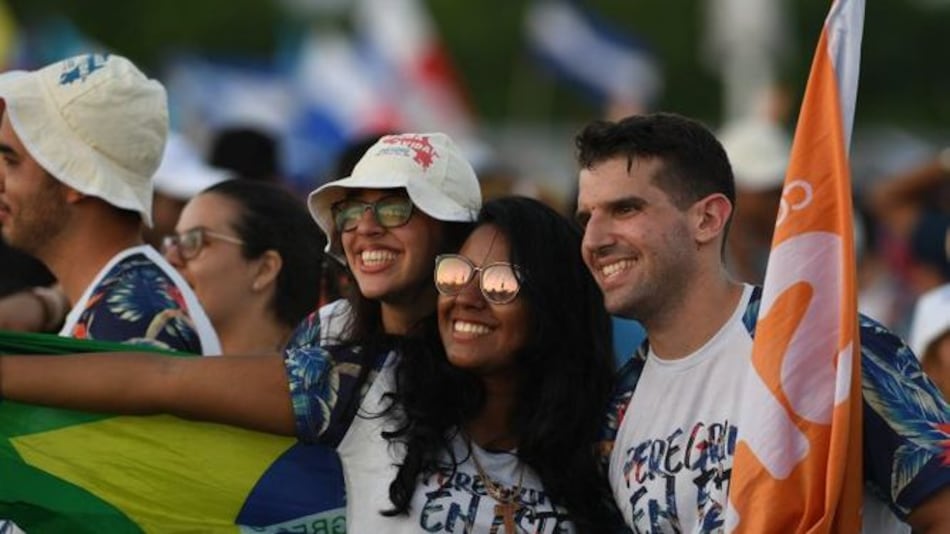 Arzobispo Ulloa: 'Esta ha sido una verdadera primavera para la Iglesia como para la sociedad'