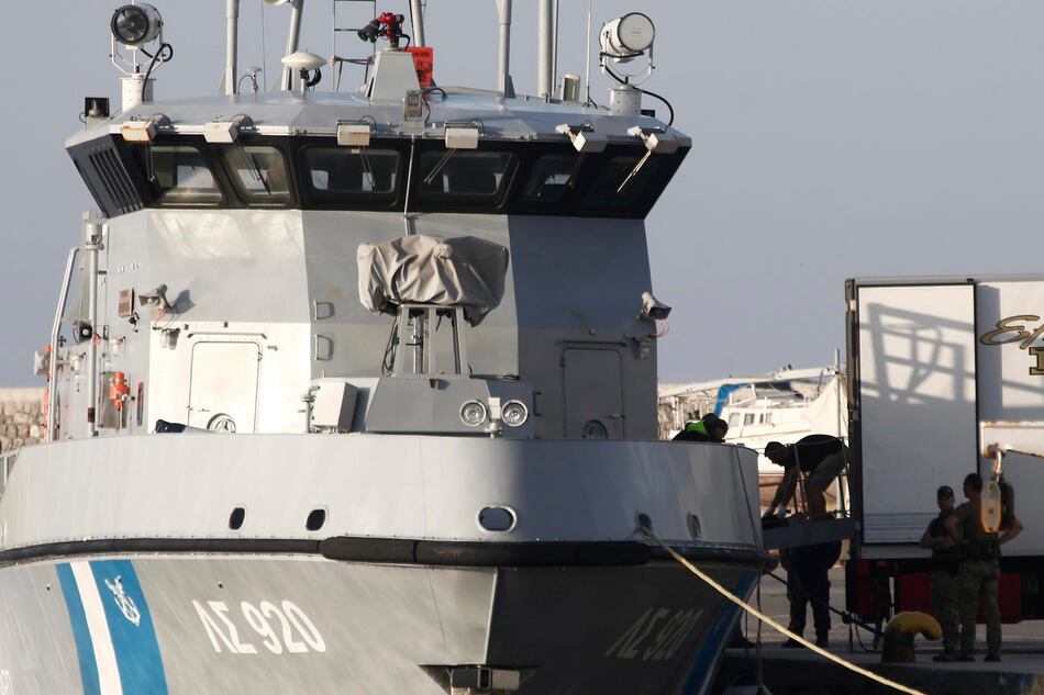 Los guardacostas griegos detallan en su protocolo que la nave naufragada rechazó ayuda