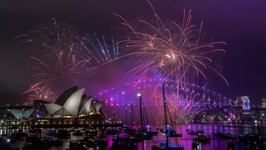 El mundo dice hola a 2019 y despide un año desconcertante