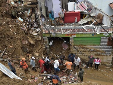 Alerta ante nuevas lluvias intensas en Petrópolis, donde los muertos suman 117
