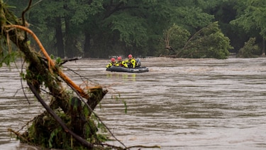 Las inundaciones en Texas dejan más de 80 muertos, entre ellos 28 menores, y decenas de personas siguen desaparecidas