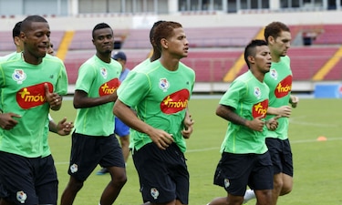 Roberto Chen se reporta con la selección nacional