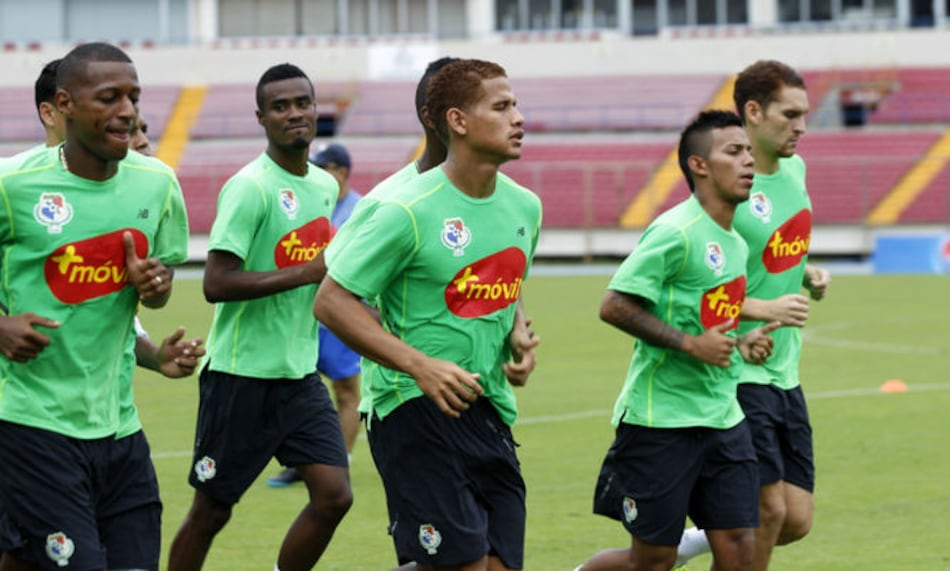 Roberto Chen se reporta con la selección nacional