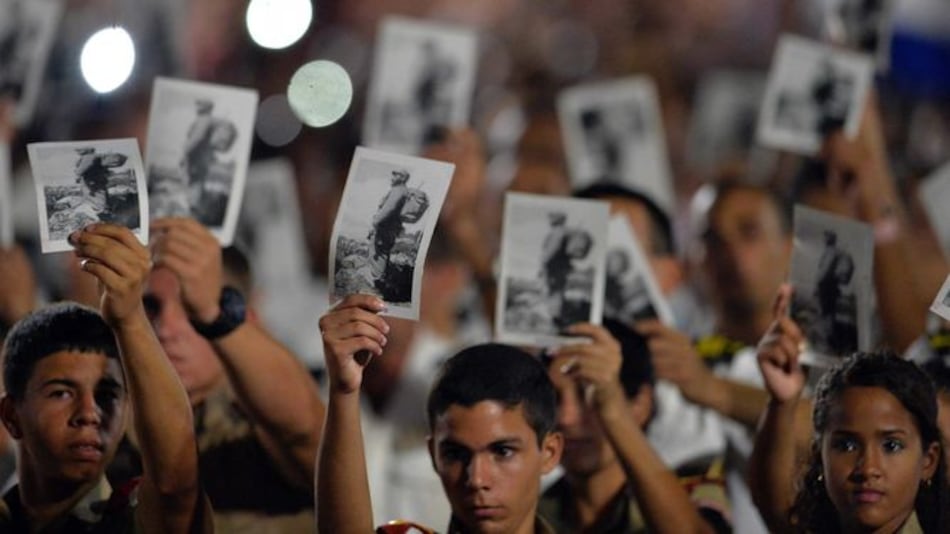 Multitud rinde tributo a Fidel Castro en presencia de líderes latinoamericanos