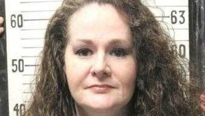 Christa Pike sobrevive a dos dosis de inyecciones letales durante su ejecución y se encuentra hospitalizada en Tennessee, según su abogado