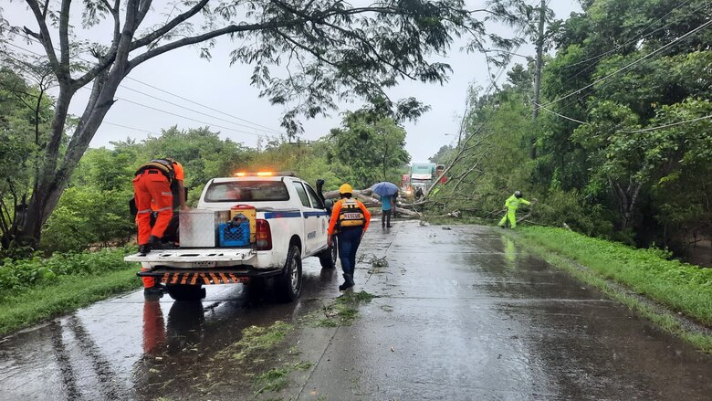 Declaran alerta verde en 7 provincias y 2 comarcas por el mal tiempo generado por la tormenta Franklin