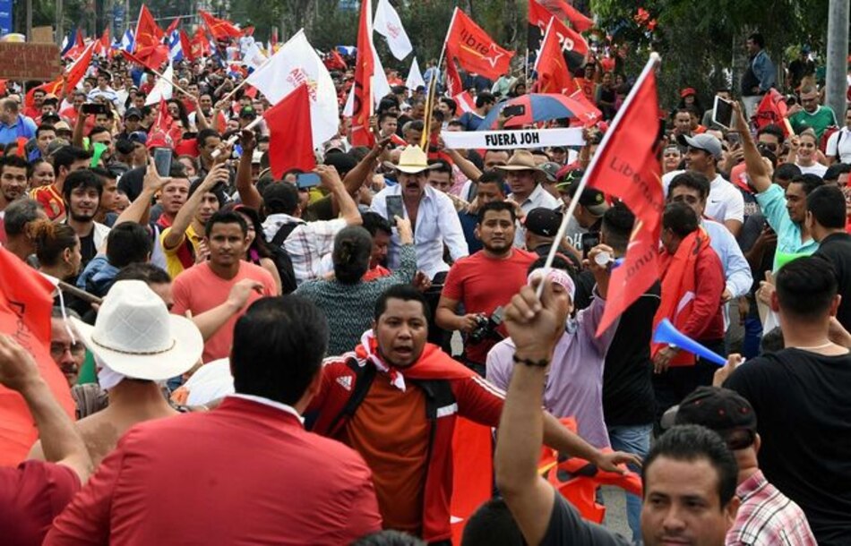Multitudinaria marcha en Honduras contra reelección del presidente