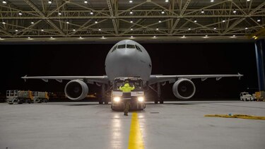 Alemania pone en operación avión UCI para trasladar desde Italia y Francia a pacientes con coronavirus