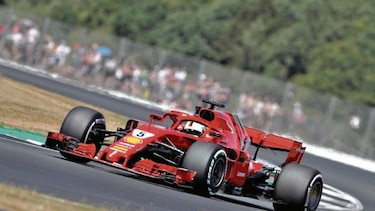 Vettel firma el mejor tiempo en ensayos de Silverstone