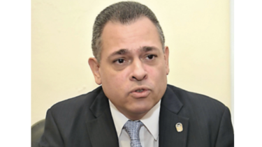García Valarini se postula para dirigir el Seguro Social