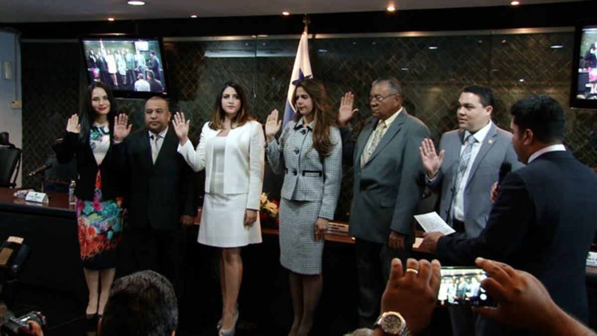 Instalan comisión de Credenciales en la Asamblea Nacional
