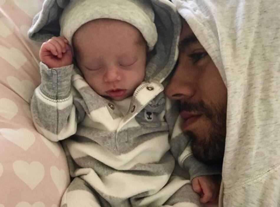 Iglesias y Kournikova publican fotos de sus mellizos