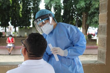 Se registran 13 muertes por Covid-19 y 566 nuevos contagios en las últimas horas