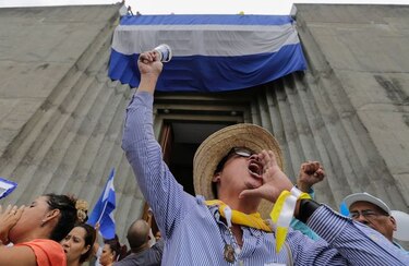 Superintendente de bancos de Nicaragua renuncia en medio de crisis