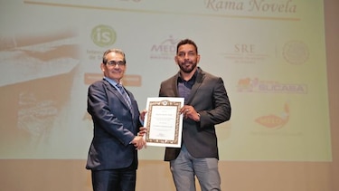 Sucasa se hace presente en el Premio Nacional de Literatura Rogelio Sinán