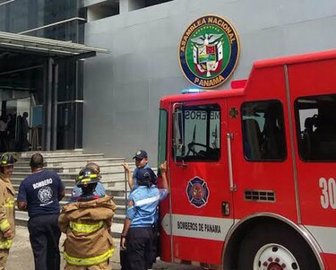 Conato de incendio obliga a desalojar sede de la Asamblea Nacional