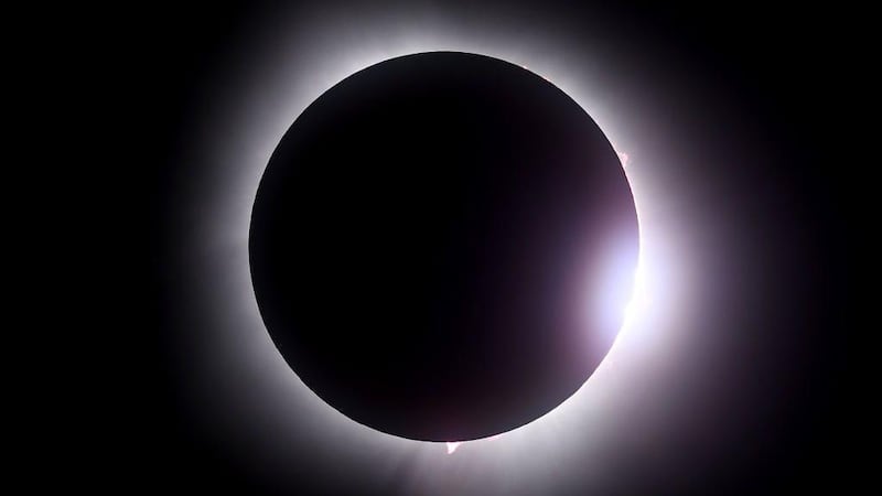 ‘Una auténtica rareza astronómica’: la inusual trilogía de eclipses que se verá desde España