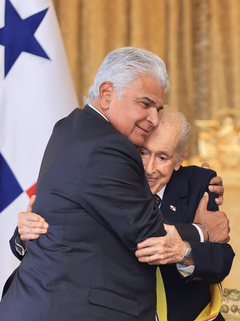 Luis H. Moreno, homenajeado con la Orden Manuel Amador Guerrero en grado de Gran Cruz