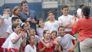 Kempes, la pluma y la red