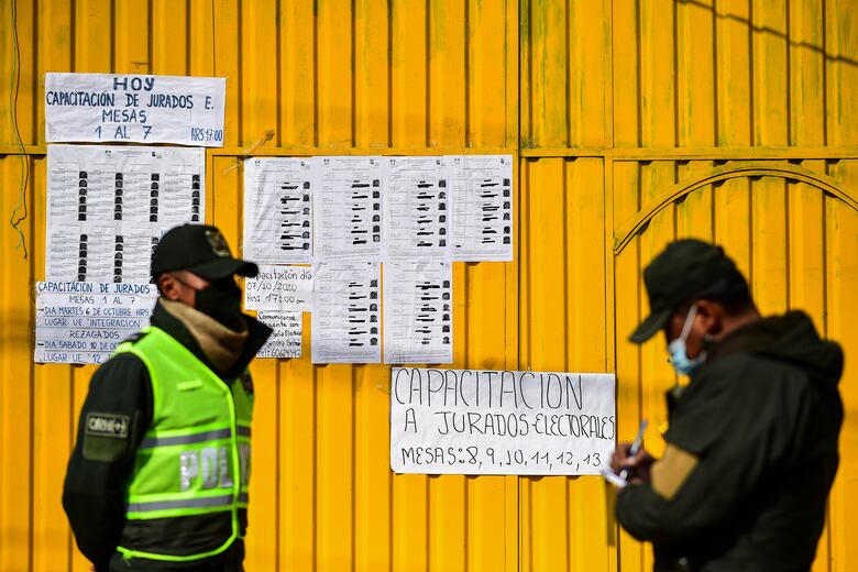 Bolivianos arrancan elección presidencial, un año después de la renuncia de Evo Morales