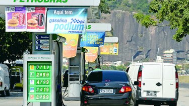 Petrobras, sin tilde, comillas ni paréntesis