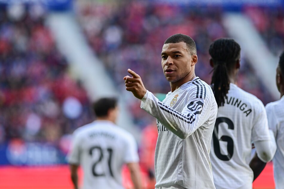 El Sadar deja en el aire el liderato del Real Madrid