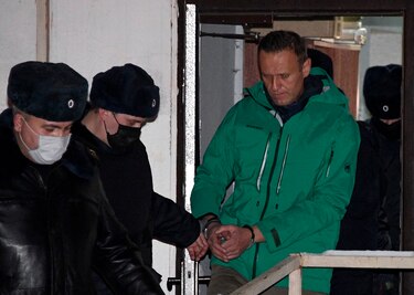 Navalny será juzgado el miércoles en Rusia por difamación
