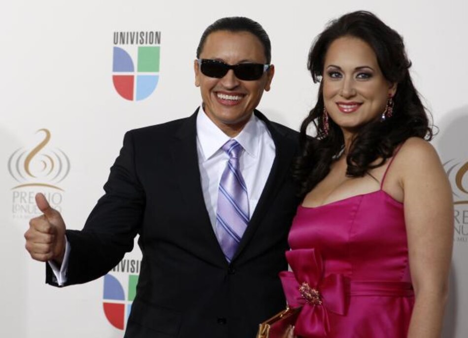 Elvis Crespo celebra la llegada de su nueva hija