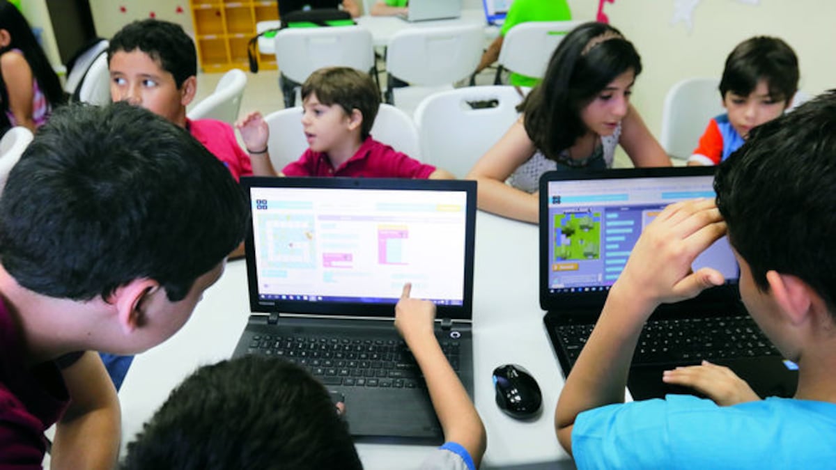 Los niños practicaron programación mediante juegos como Minecraft y Frozen. La Prensa